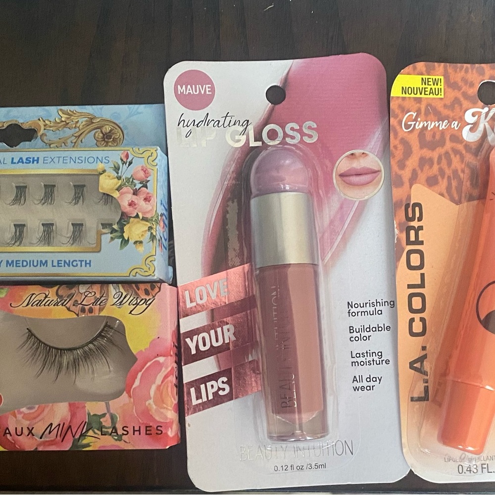 Dollar 🌲 Beauty Faves!     Lot